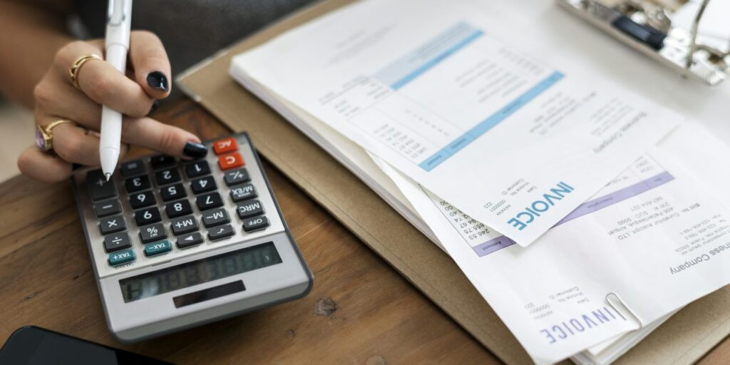 Có phải chi tiêu theo cảm xúc đang hủy hoại tài chính của bạn không? - Ảnh 4.