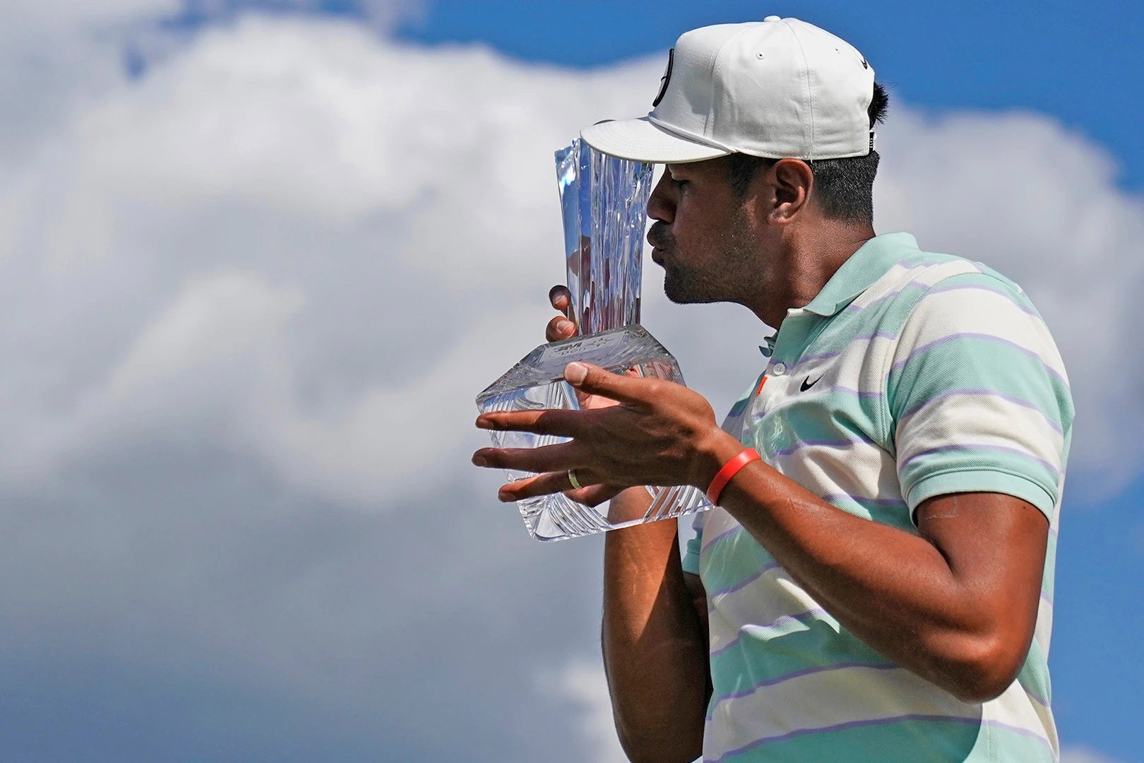 Tony Finau giành PGA Tour thứ ba trong sự nghiệp