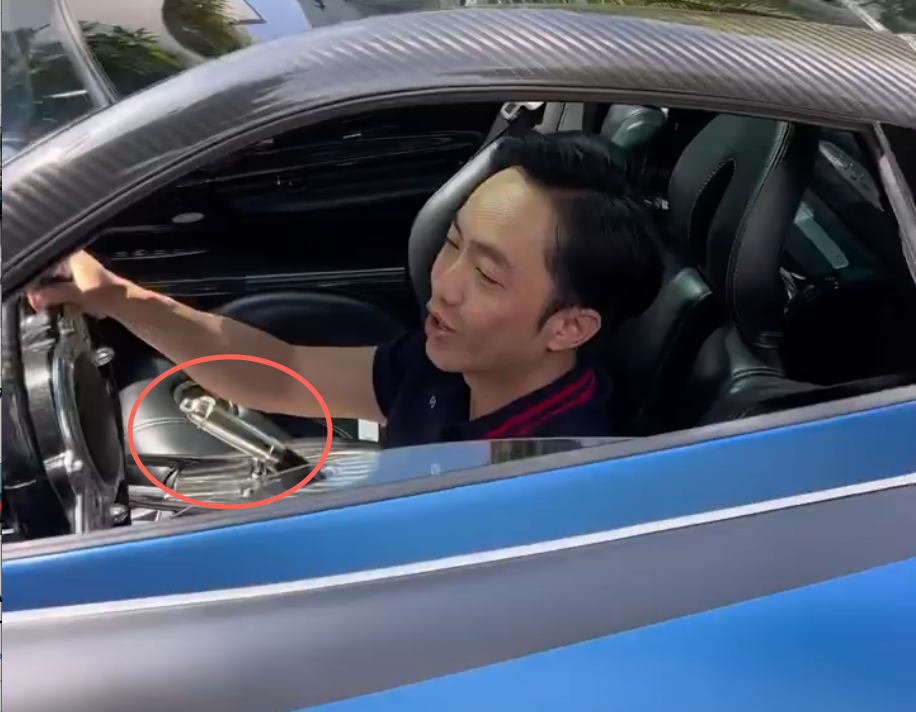 Cường Đô La lái thử siêu xe của Minh Nhựa nhưng không hạ phanh tay