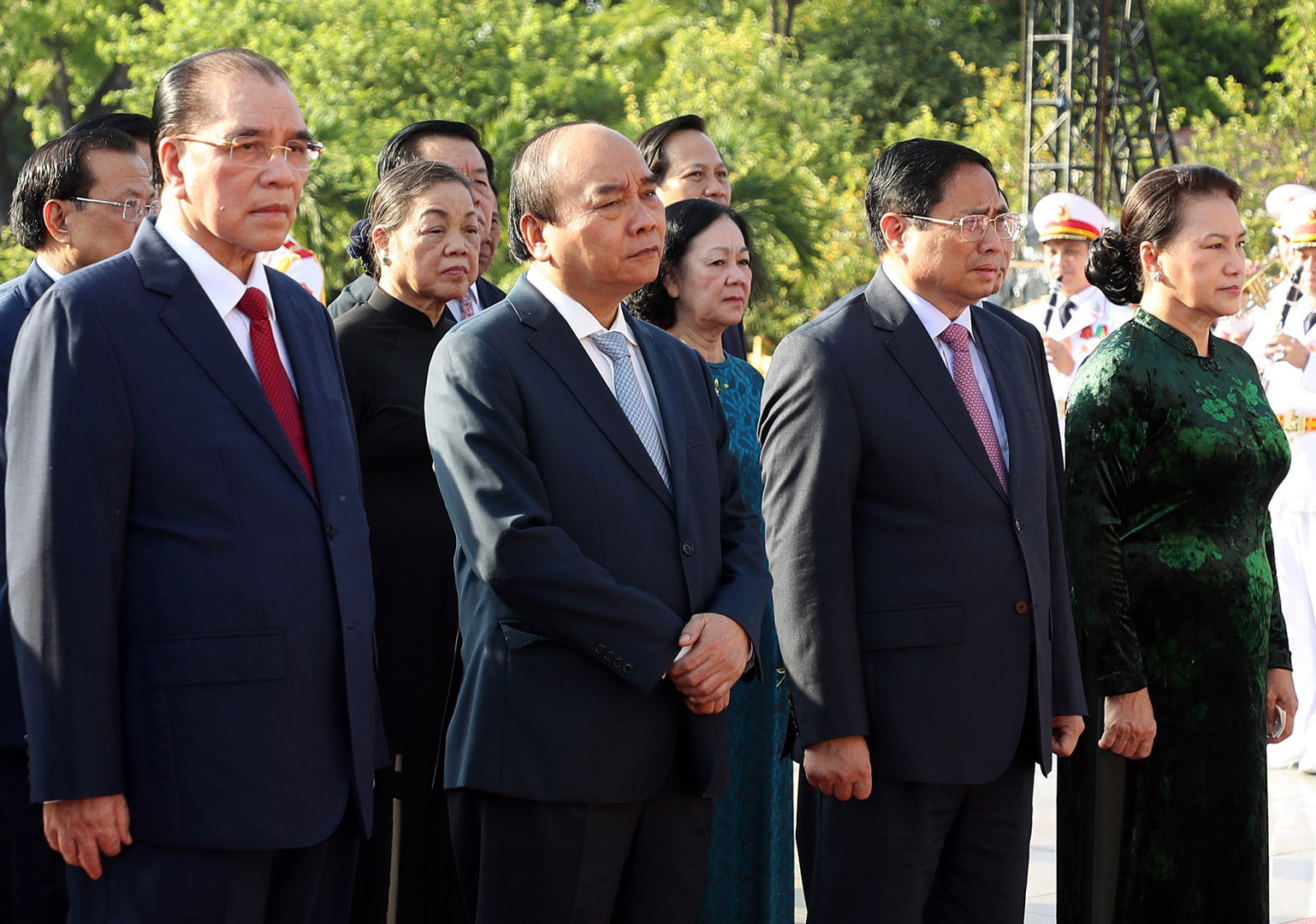 Lãnh đạo Đảng, Nhà nước tưởng niệm các Anh hùng liệt sĩ, viếng Chủ tịch Hồ Chí Minh