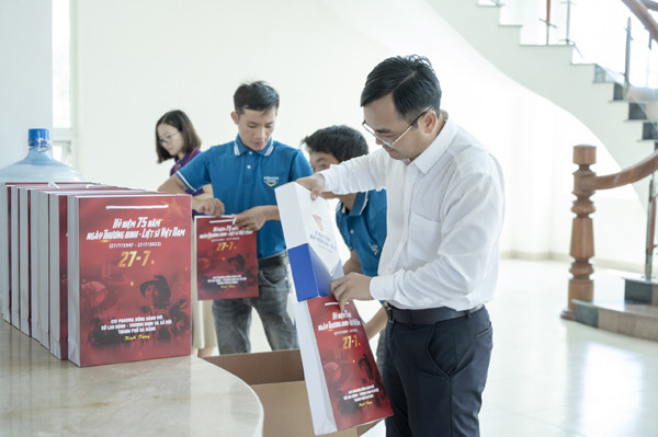 CVI Pharma tặng 17.500 phần quà tri ân các thương bệnh binh