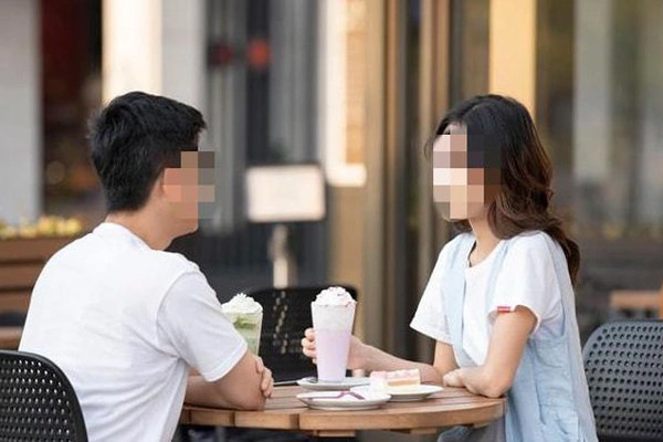 Lần hẹn đầu ngọt ngào và 'sự cố' sau đó khiến cô gái gọi cho cảnh sát
