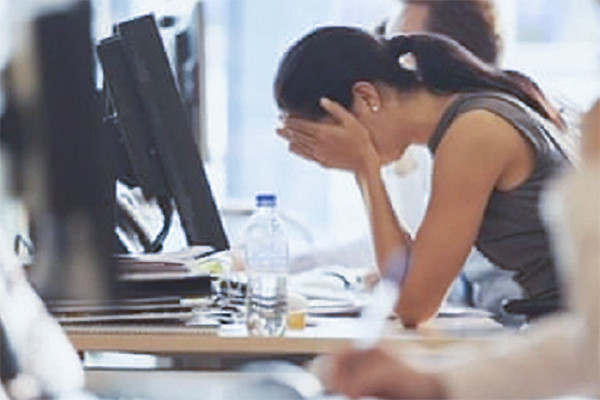 Chồng kiếm tiền tỷ, vợ lương 7 triệu đồng/tháng, có nên nghỉ việc ở nhà?