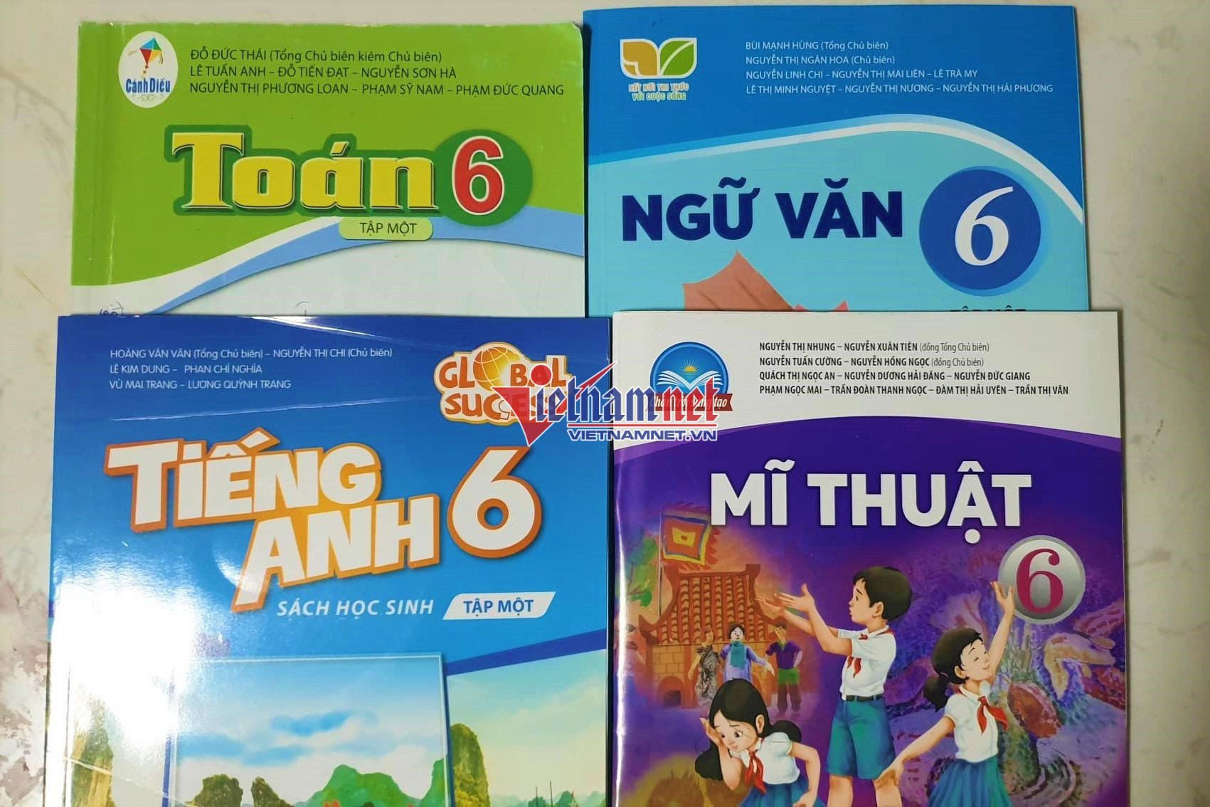 Trường học Hà Nội dùng 4 bộ sách giáo khoa khác nhau