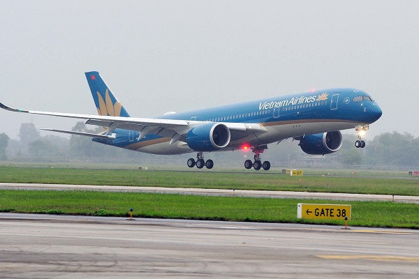 Máy bay Vietnam Airlines hạ cánh khẩn cấp vì lỗi động cơ