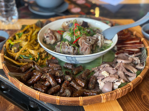 Binh Duong Professional Chef’s Guild teaches wild boar processing
