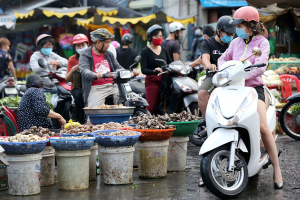 Tuyệt chiêu mua đồ tươi ngon cho chị em văn phòng giờ tan ca