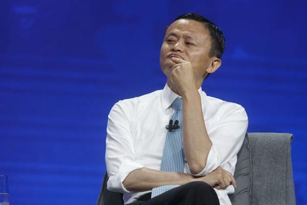 Tỷ phú Jack Ma 'bỏ của chạy lấy người'
