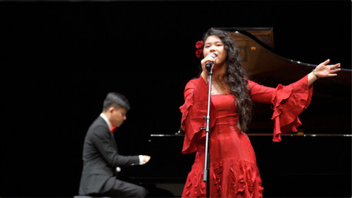 Vietnamese teenager wins gold medal at Asia Arts Festival