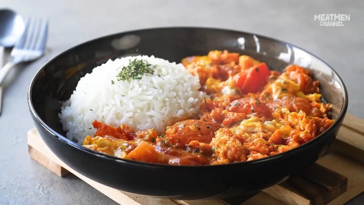 Cơm trứng cà chua dễ làm cho người mới vào bếp