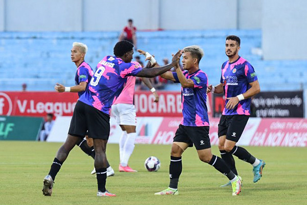 Sài Gòn FC đã biết thắng sau màn rượt đuổi 'điên rồ'