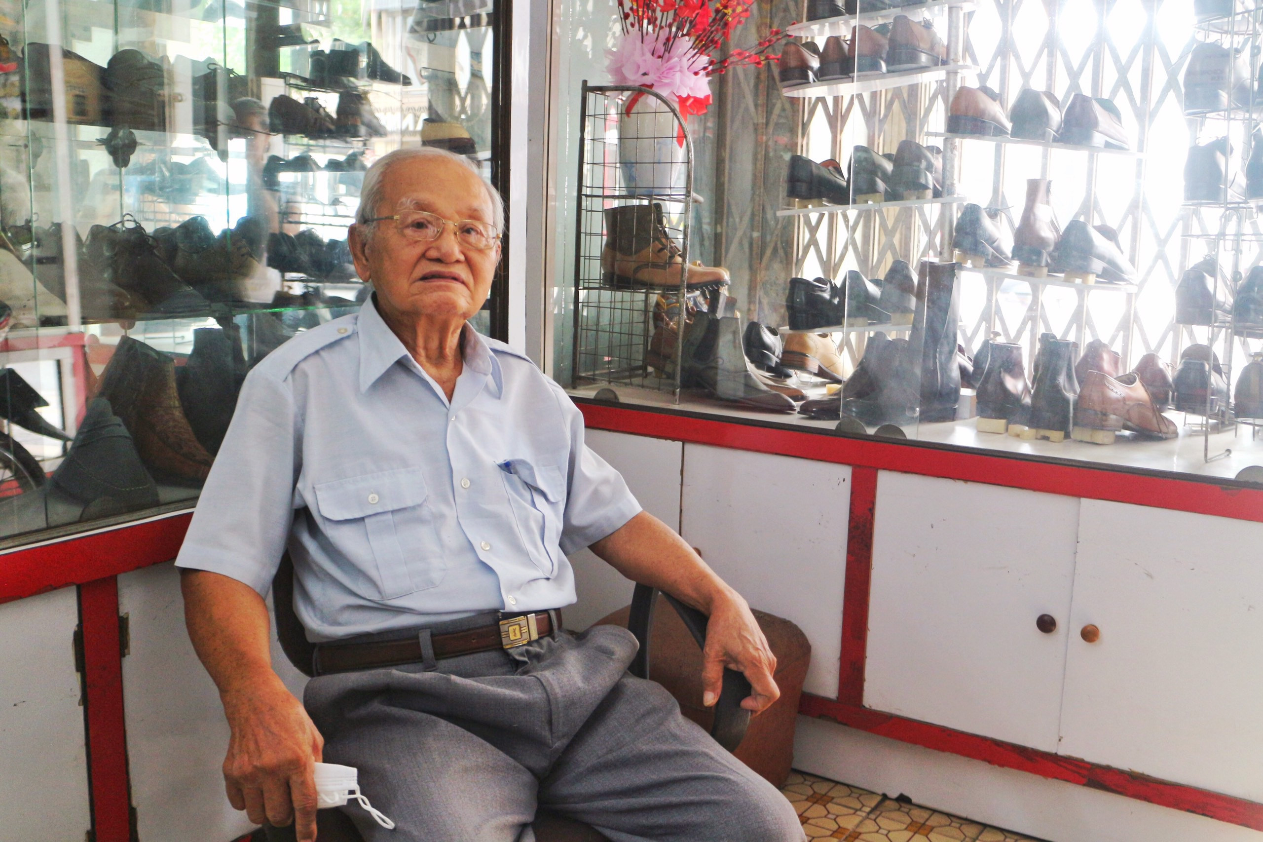 Nghệ nhân đóng giày với triết lý không thể chỉ nghĩ đến tiền - 1