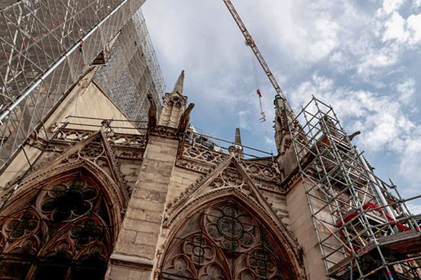 Cận cảnh quá trình tái thiết Nhà thờ Đức Bà Paris