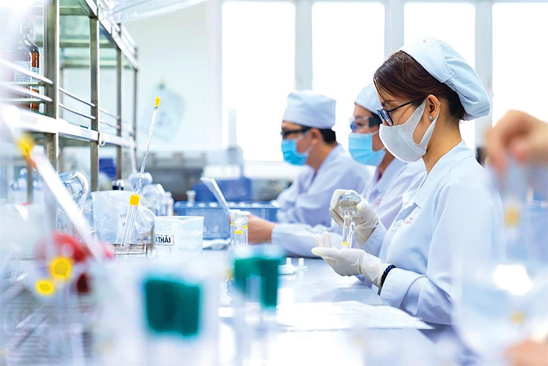 Overseas touch lends to pharma gains