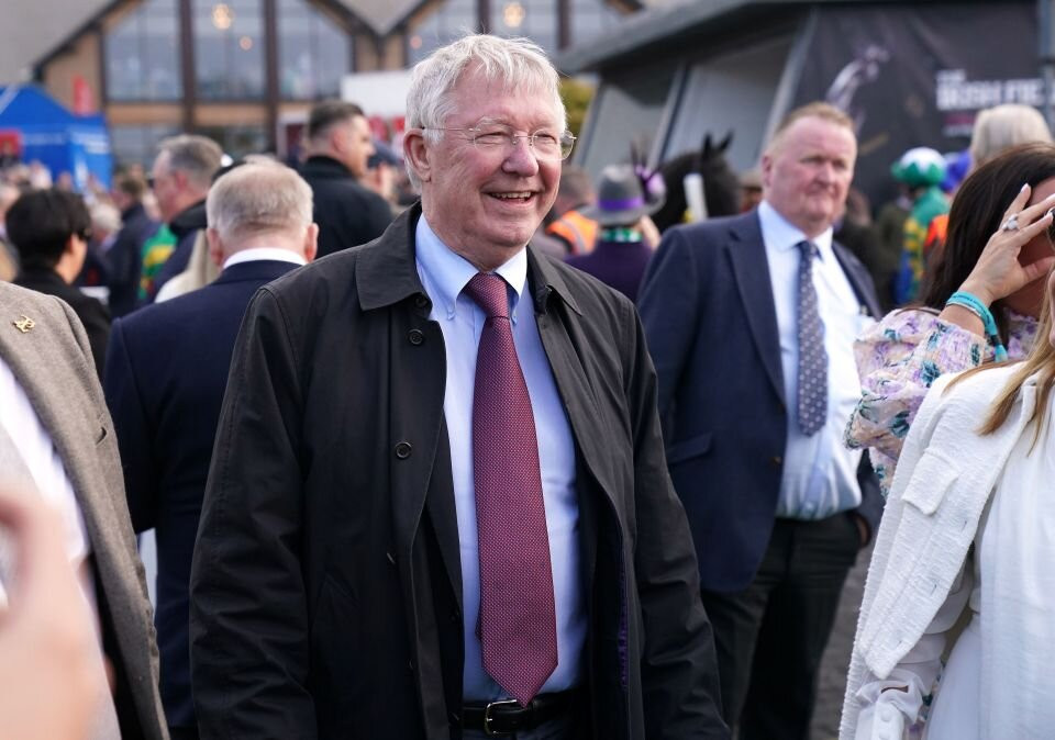 Sir Alex Ferguson bất ngờ tái xuất để vực dậy MU