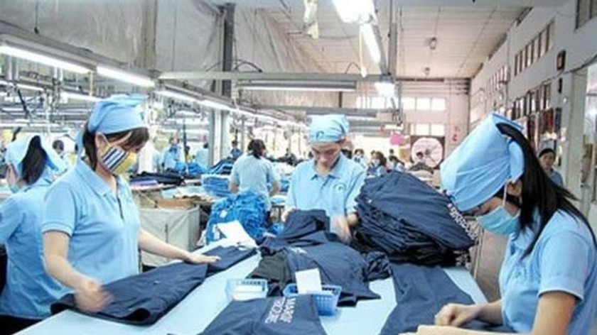 Vietnam to rise to third largest exporter of clothing in world ảnh 1