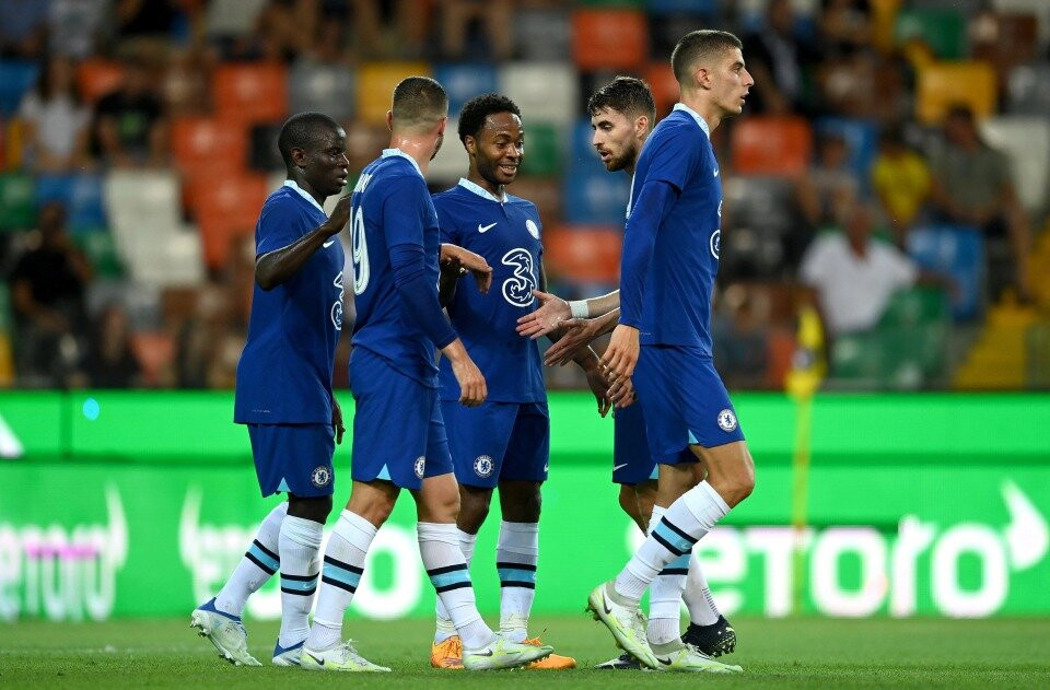 Sterling ghi bàn đầu tiên trong màu áo Chelsea