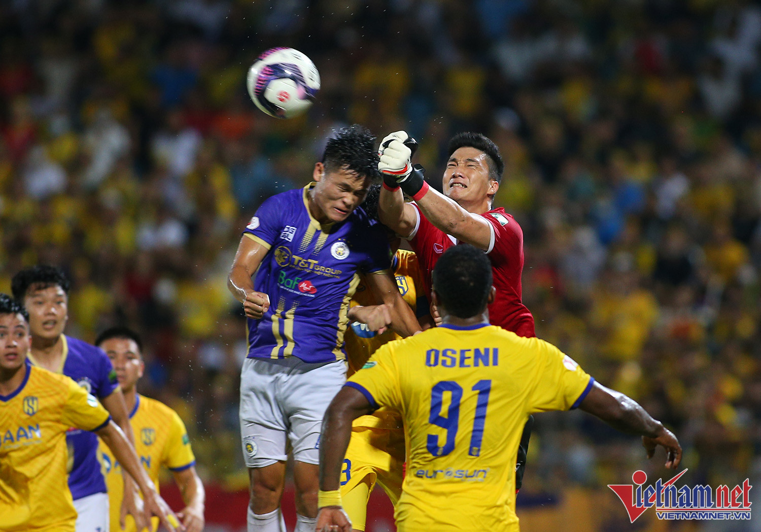 Đại chiến Hà Nội - SLNA: Đọ sức 'tóe lửa', ngược dòng ngoạn mục