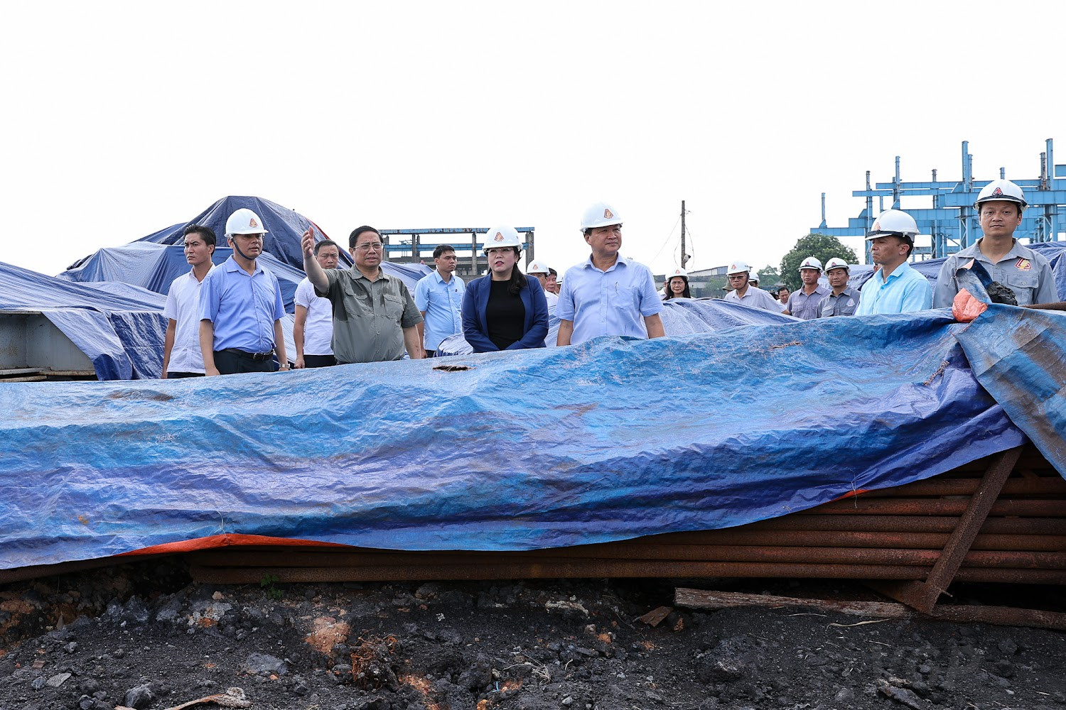 Chùm ảnh: Thủ tướng khảo sát Dự án Gang thép Thái Nguyên yếu kém, chậm tiến độ - Ảnh 7.