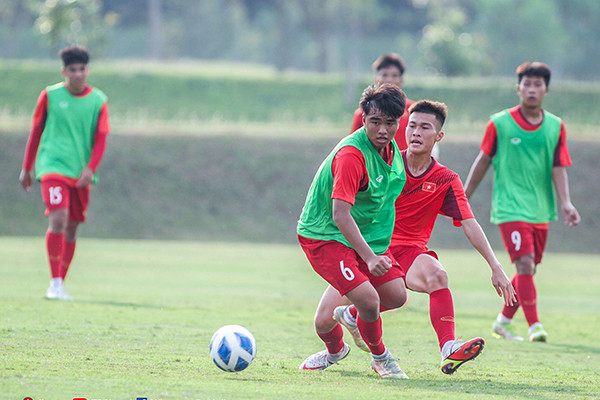 U16 Việt Nam vs U16 Singapore: Ra quân thắng lợi