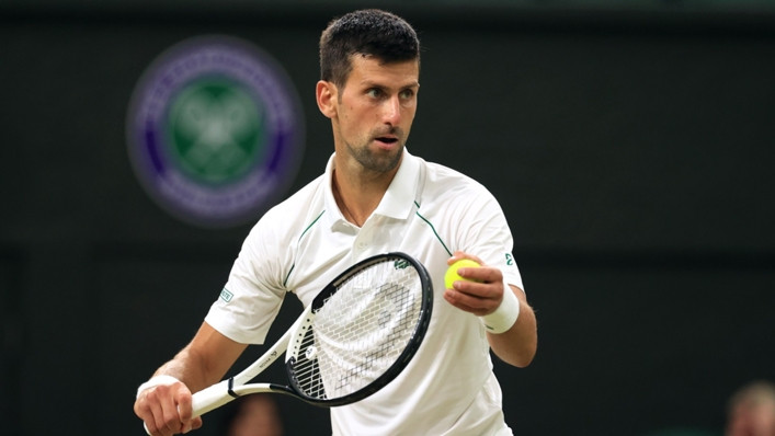 Djokovic chật vật hạ tay vợt hạng 104 thế giới