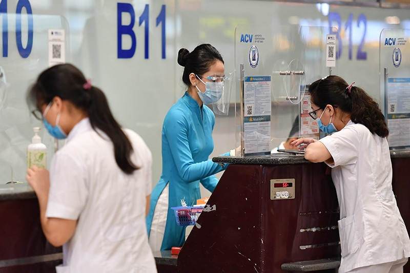 Cấm các hãng bay tăng giá vé trái phép trong dịp cao điểm hè