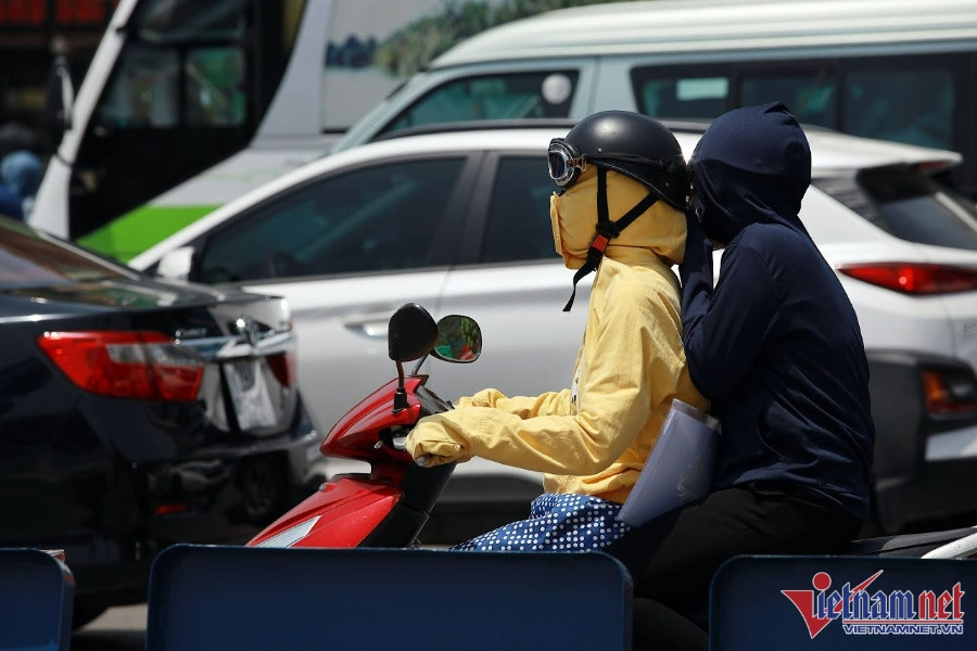Dự báo thời tiết 5/7: Hà Nội mưa giông vào chiều tối, Trung Bộ vẫn hầm hập nóng