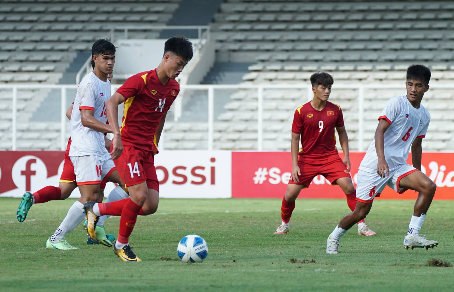 U19 Việt Nam hạ U19 Philippines: Thắng to nhưng vẫn lo