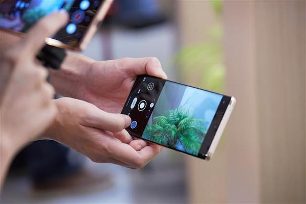 [Tin công nghệ mới] Google xem xét chuyển sản xuất smartphone từ Trung Quốc sang Việt Nam