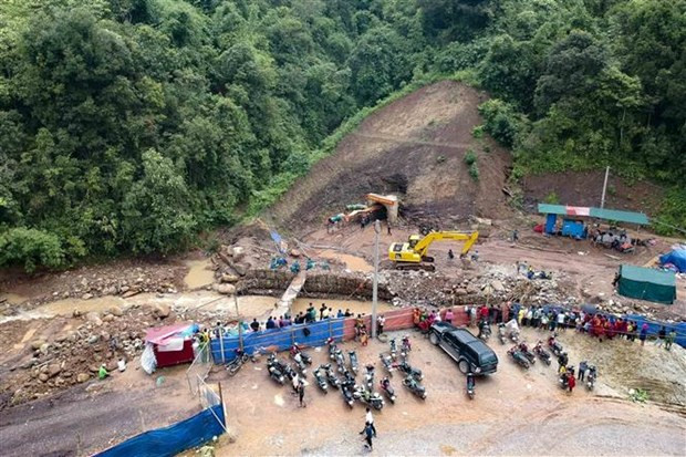 Efforts underway to rescue worker trapped inside Dien Bien hydropower tunnel