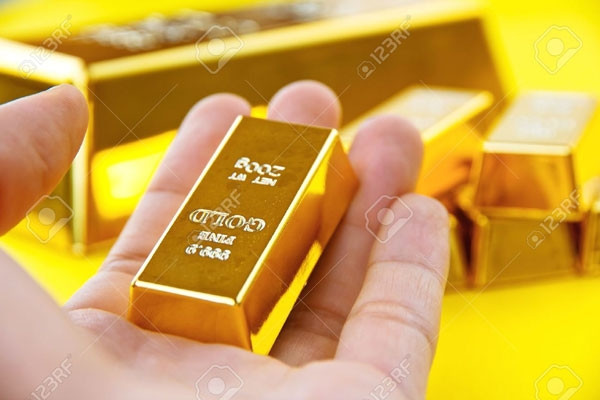 Giá vàng hôm nay 6/7: USD tăng dựng đứng lên đỉnh 20 năm, vàng trượt dốc