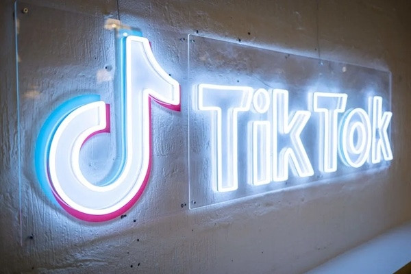 TikTok sắp có tính năng livestream 18+