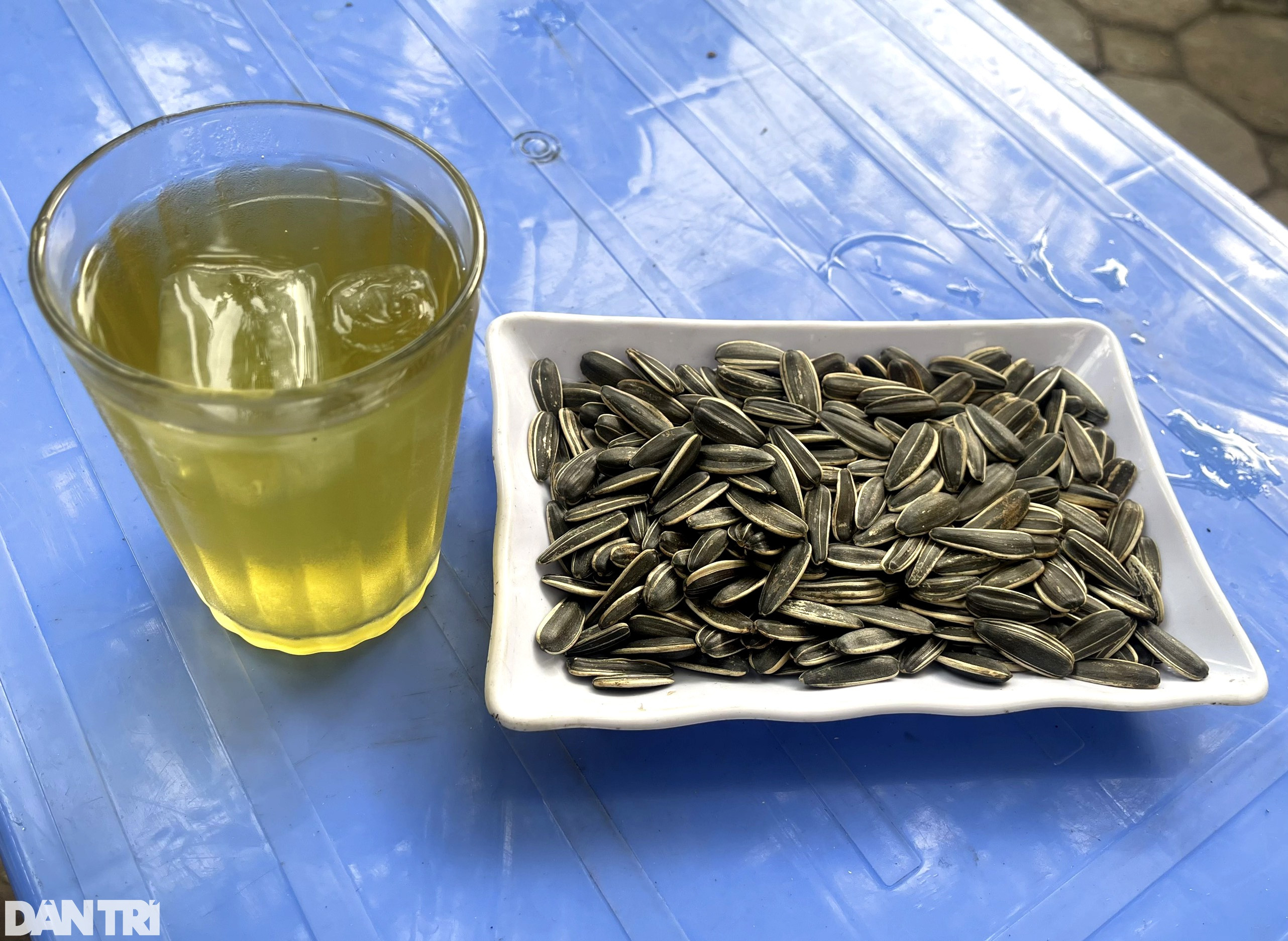 Bán nghìn cốc nước ngày nóng, chủ quán ở Hà Nội kiếm 50 triệu đồng/tháng - 6