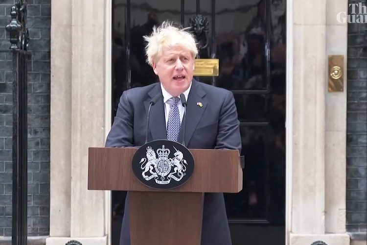 Một số chính trị gia Anh đòi ông Johnson lập tức rời nhiệm sở