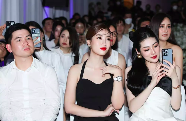 Đỗ Mỹ Linh nhận lời cầu hôn, sắp cưới con trai bầu Hiển