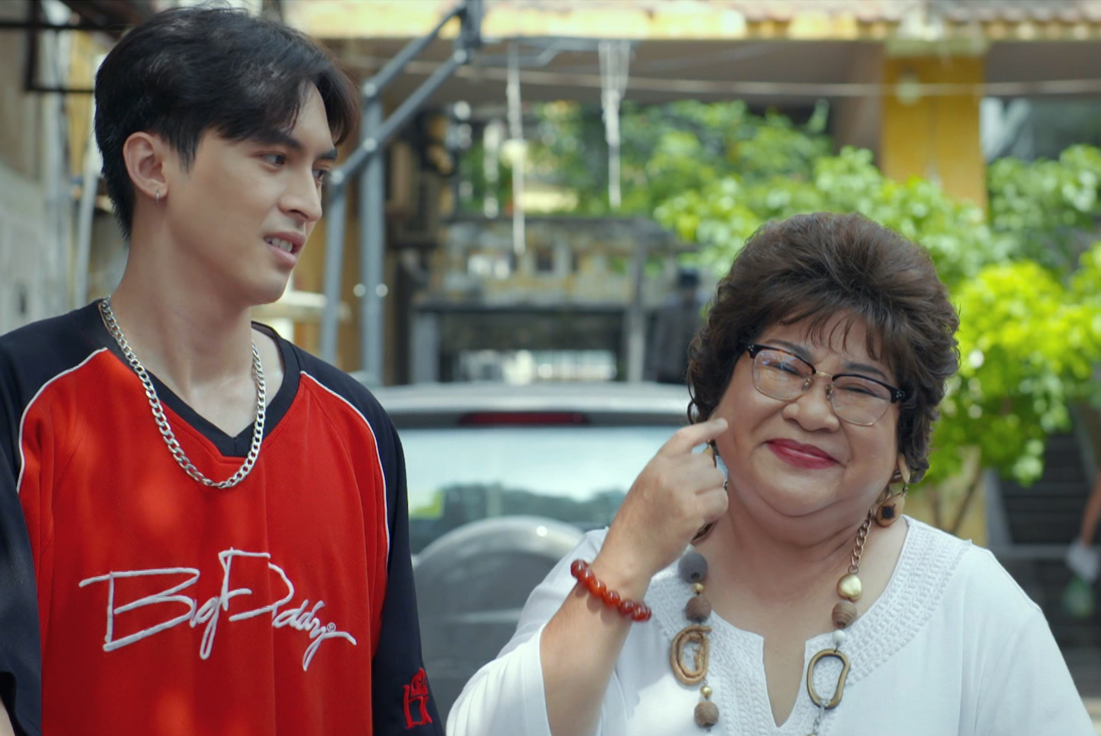 NSƯT Minh Vượng kết hợp hotboy 'Nhà trọ Balanha'