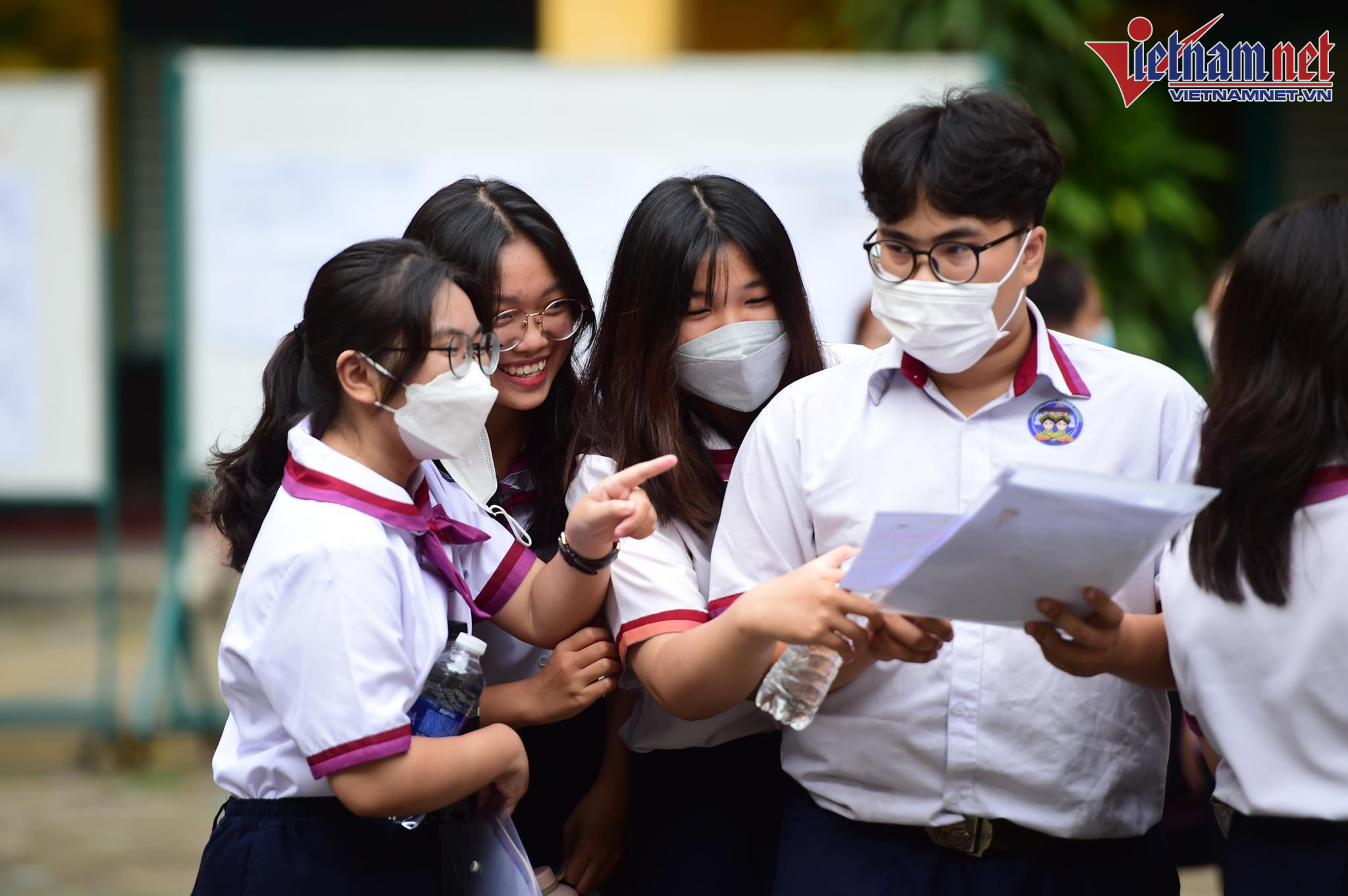 Một triệu sĩ tử hoàn thành bài thi Ngữ văn tốt nghiệp THPT 2022