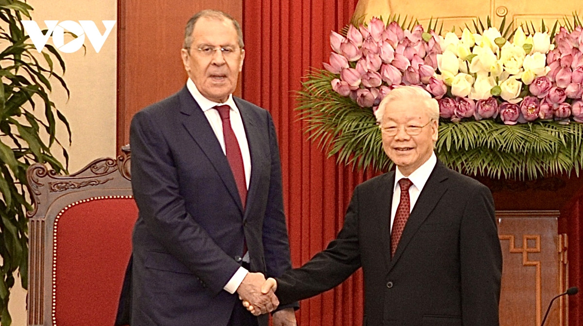 top vietnamese leader hosts russian foreign minister in hanoi picture 1