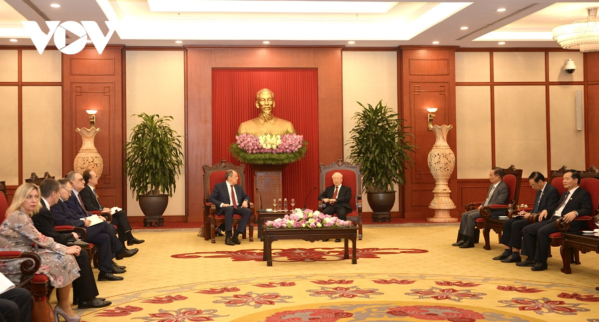 top vietnamese leader hosts russian foreign minister in hanoi picture 2