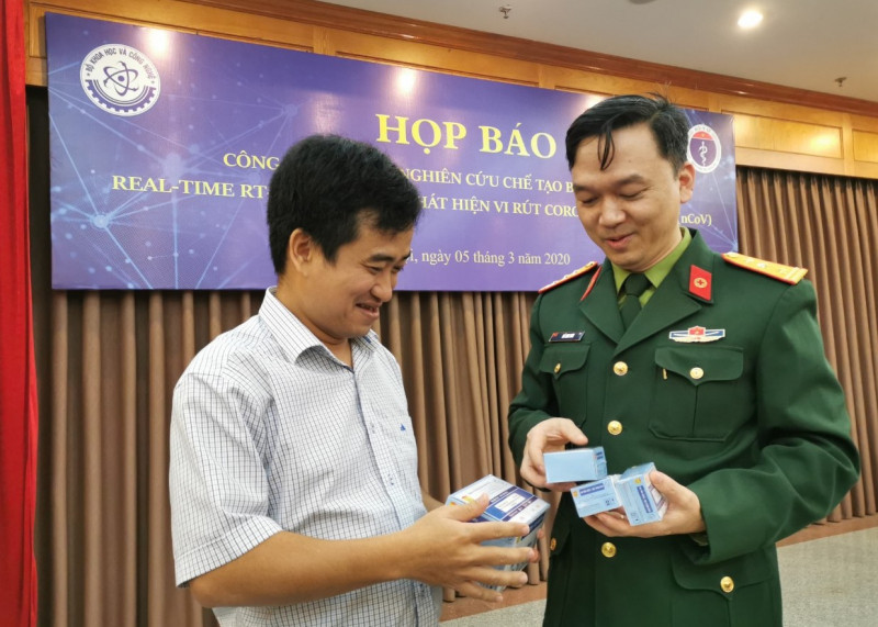 Bệnh viện ở Ninh Bình mua test Việt Á 1 triệu/kit, nhiều tỉnh chấp nhận giá đắt không kém