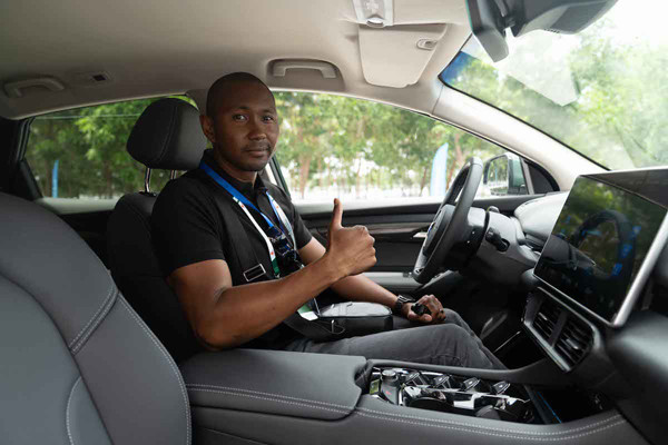 Người dùng châu Âu ‘chấm điểm’ VF 8 ra sao trong lần lái thử đầu tiên?