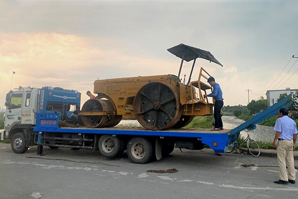 Hi hữu trộm xe lu từ Nghệ An chở ra Hà Nội bán