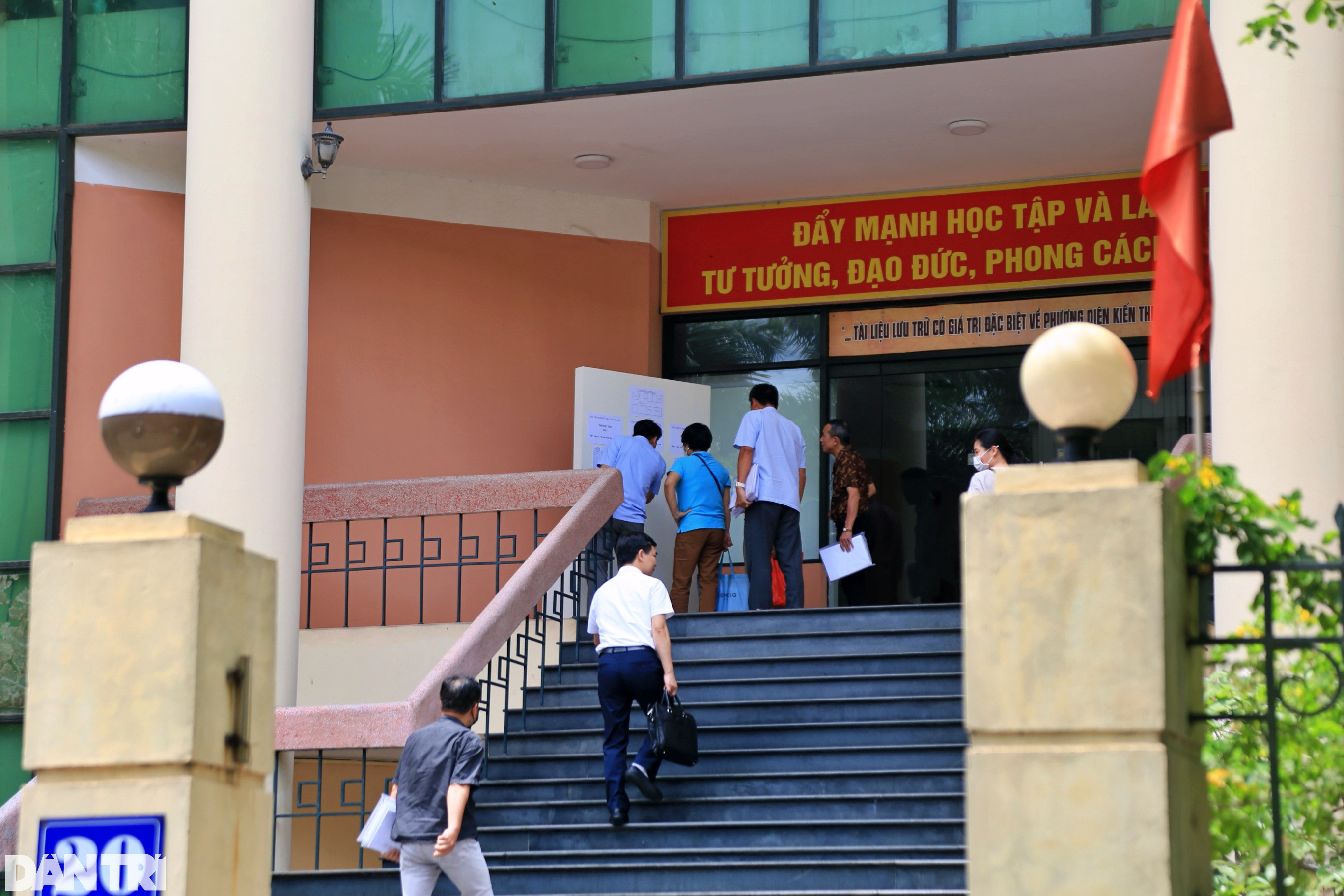 84 cán bộ, công chức ở Hà Nội phải thi sát hạch vì tồn tại tuyển dụng - 2