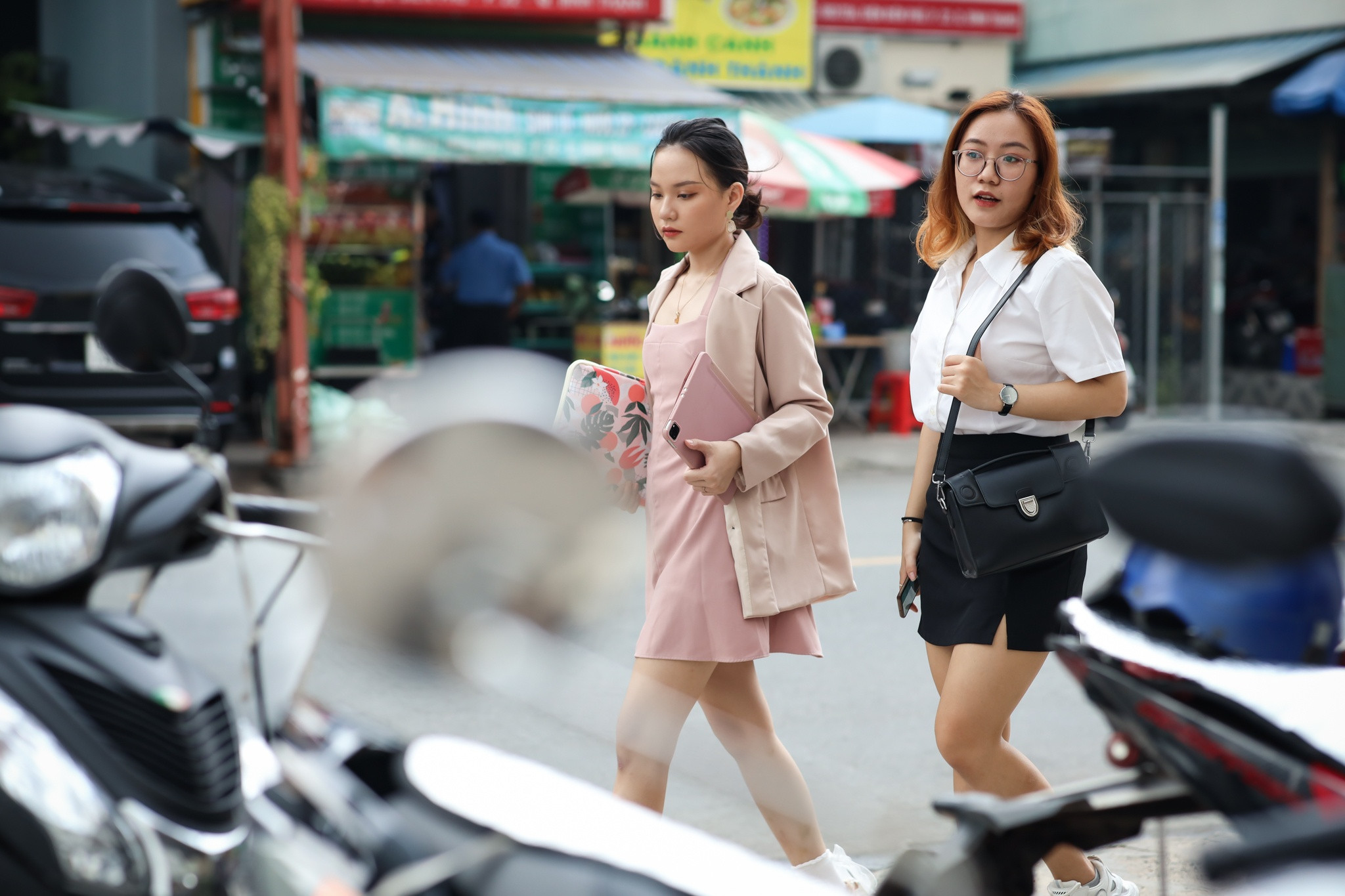 Nhay viec lien tuc anh 3