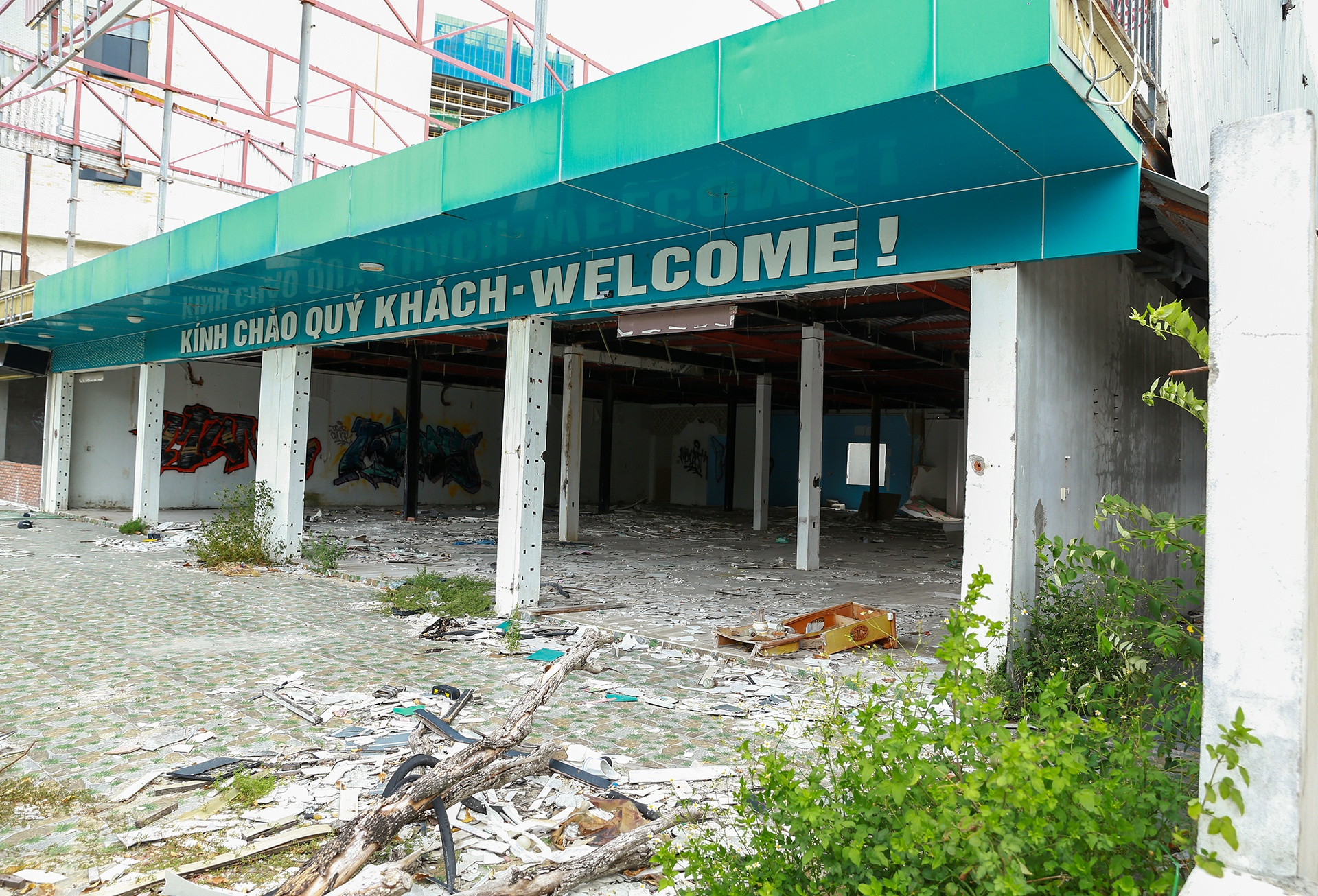 nha hang ven bien Da Nang dong cua hang loat anh 6