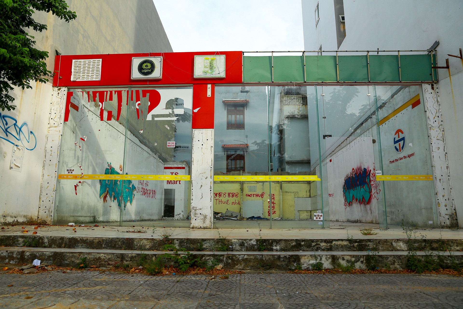 nha hang ven bien Da Nang dong cua hang loat anh 3