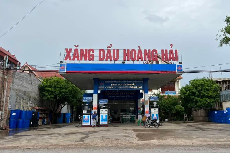 Tá hỏa khi đổ 500 nghìn xăng, hút ra chỉ có 9,5 lít