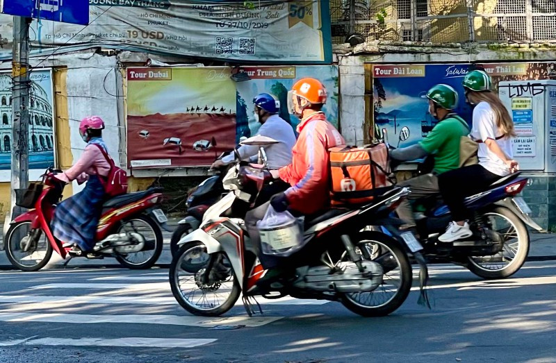 Cháu gái bất ngờ tố cáo chị dâu ngoại tình