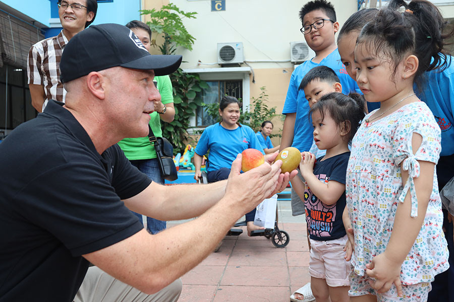 New Zealand quyên góp 10 tấn trái cây cho trẻ em, phụ nữ  Việt Nam