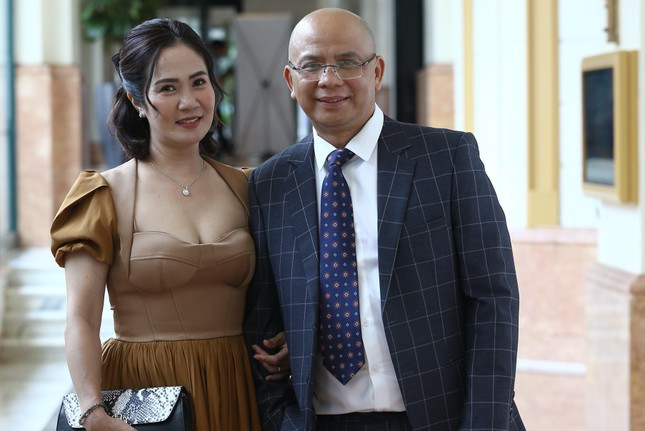 Vợ chồng Anh Tuấn-Nguyệt Hằng: Hiếm hoi đóng chung phim nhưng 'không nhìn mặt nhau' ảnh 3